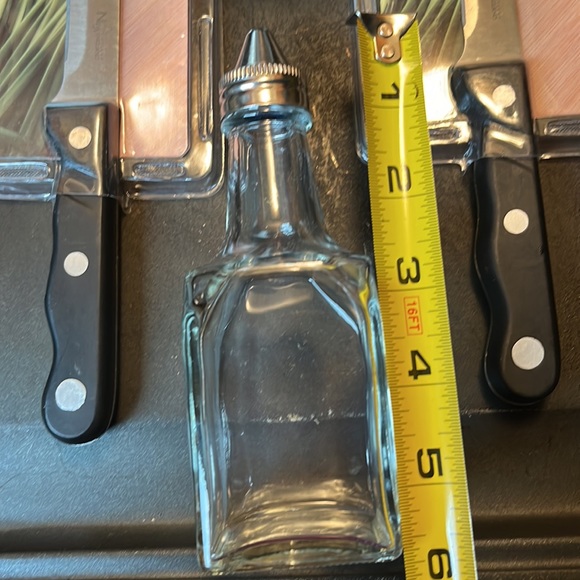 6 New Kitchen bundle with knives, pizza cutter, glass storage and cookie mold - Picture 10 of 15